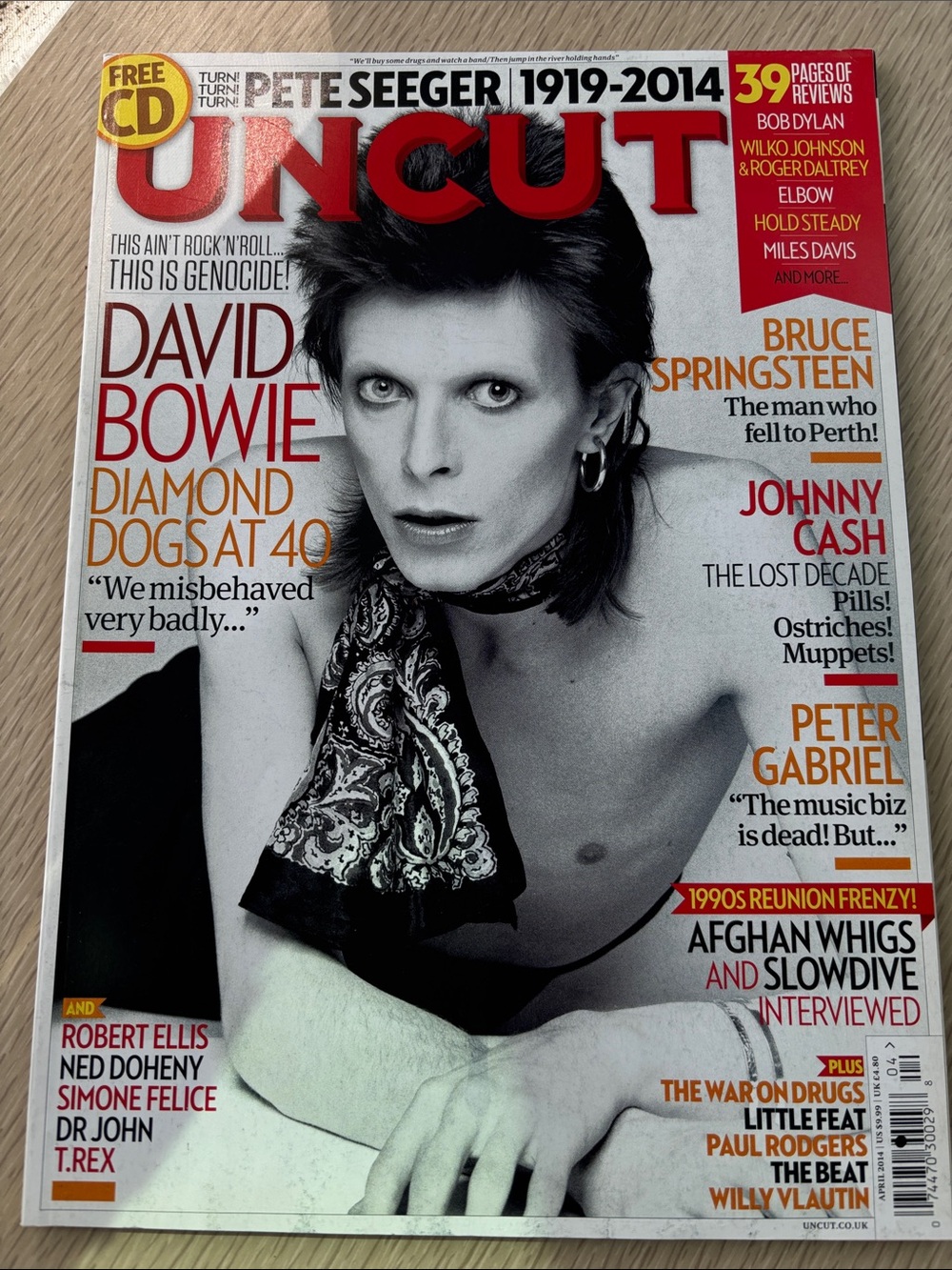 UNCUT Magazine April 2014 - David Bowie Cover - Red & Black Accents